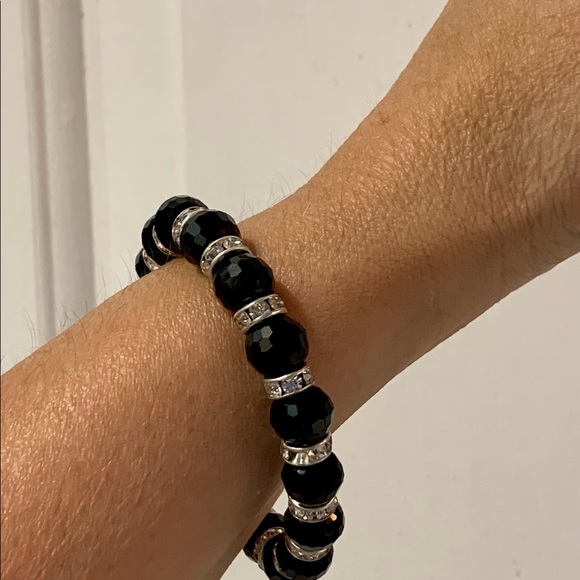 Black and silver tone sparkly bracelet - Picture 2 of 4